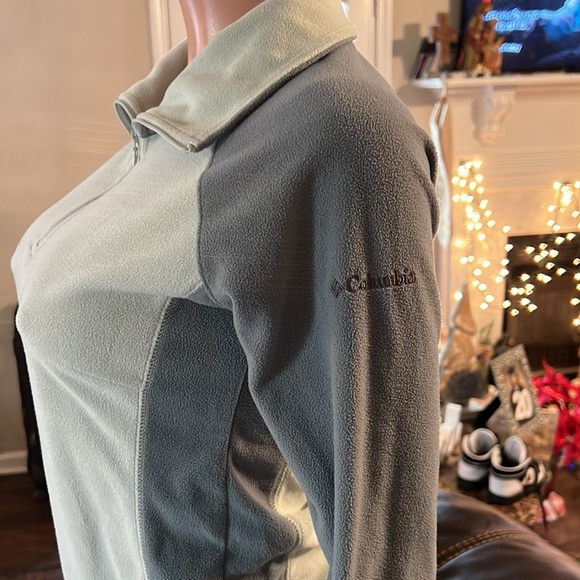 Columbia 🤩 - Picture 2 of 4